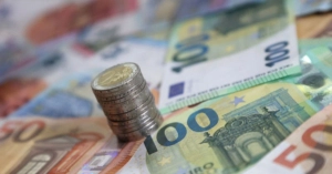 Ravensburg, Schwerer Unfall auf B32 bei Grünkraut fordert 4 Verletzte