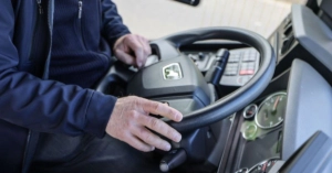 Ravensburg, Mann schlägt in Ravensburg auf Busfahrer ein