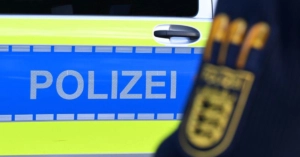 Sigmaringen, Pkw-Fahrerin brettert über Kreisverkehr