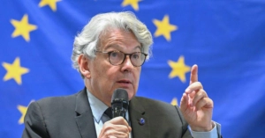 Überregional, Ärger über von der Leyen: EU-Kommissar Breton tritt zurück
