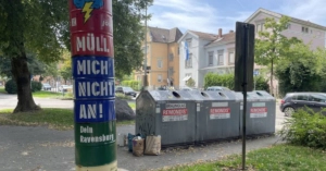 Ravensburg, Was es mit den Müllfass-Stelen in Ravensburg auf sich hat