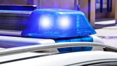 Friedrichshafen, Fast 3 Promille: Autofahrer landet bei Friedrichshafen im Graben