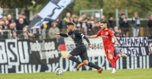 Fußball, Ulmer Spatzen punkten auswärts dreifach Fußball, Ulmer Spatzen punkten auswärts dreifach